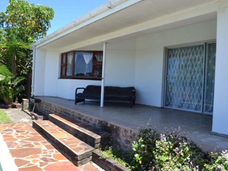 To Let 3 Bedroom Property for Rent in Beacon Bay North Eastern Cape